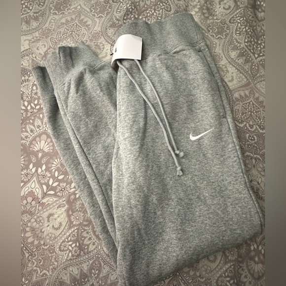 Women’s Grey Nike Sweats - Picture 1 of 4